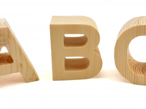 Holzbuchstaben aus Fichte groß (9,5cm hoch 4,5cm dick)