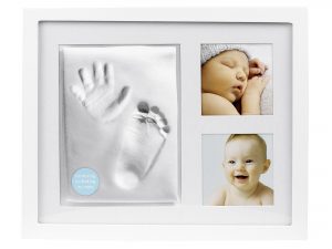 PEARHEAD Fotorahmen 'Baby' für 2 Fotos und Hand- und Fußabdruck Inhalt: Bilderrahmen, Passepartout, Modelliermasse, Ausroller, Lineal, doppelseitiges Klebeband, grauer Hintergrundkarton.